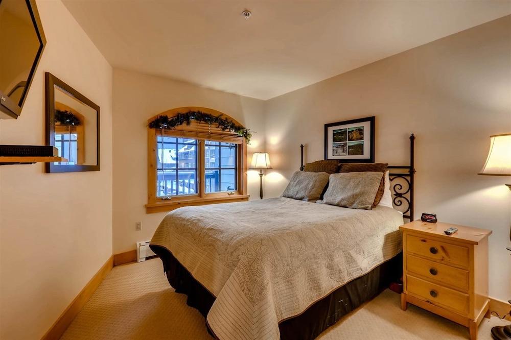 2 Bedroom Colorado Vacation Rental in River Run Village with Pool and Hot Tub Access