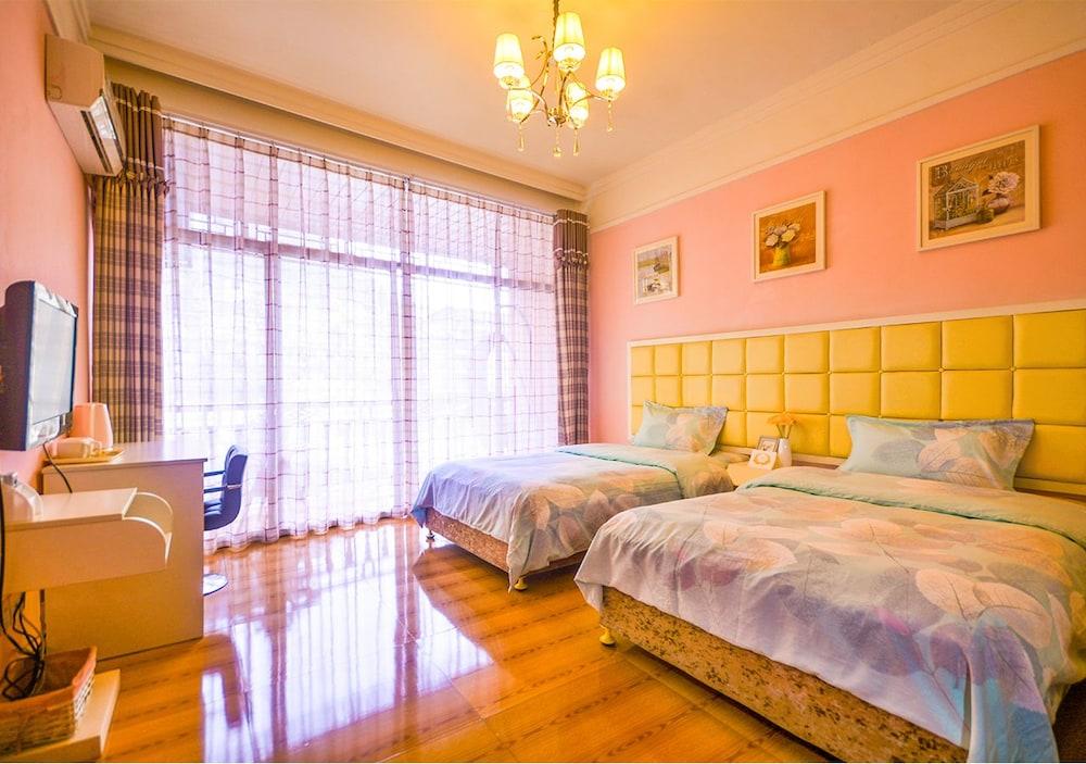 Fenghuang Joy Riverview Hotel