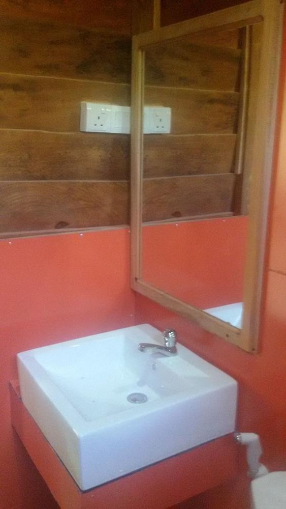 Elephant corridori camping