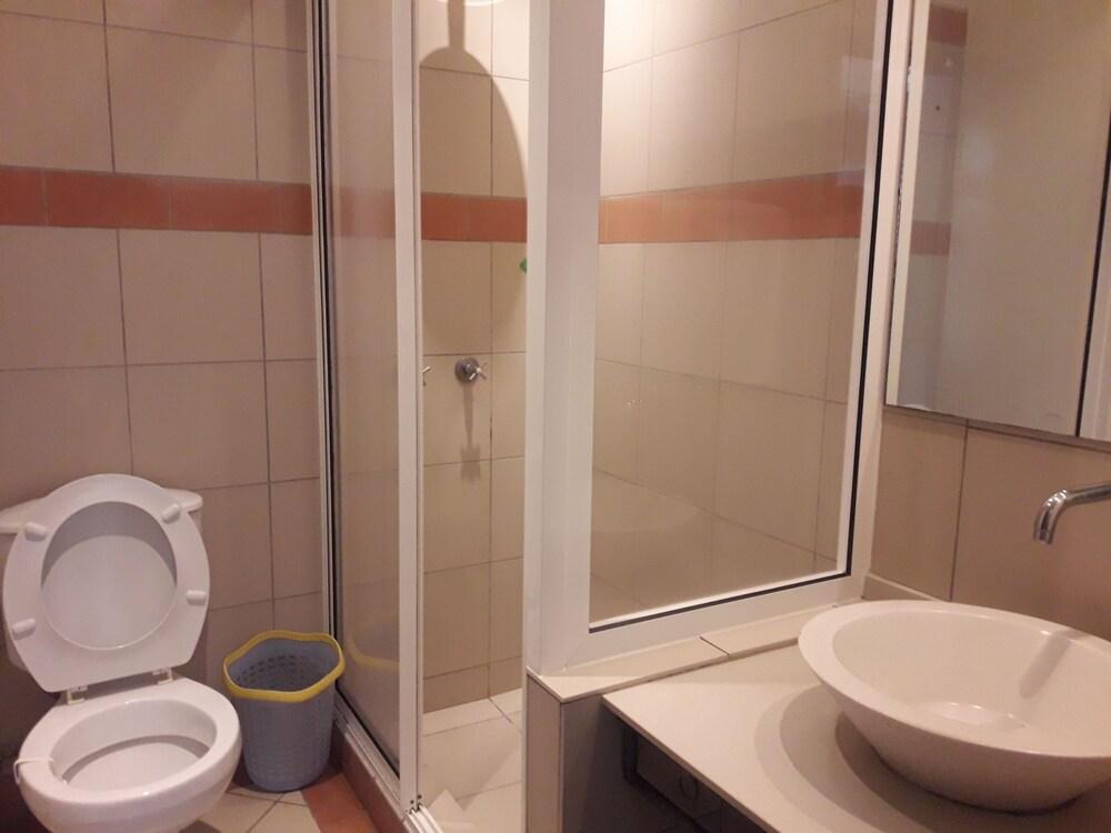 Downtown Marginal Guest House