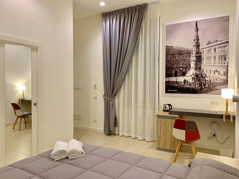 Napoli Squares Suites