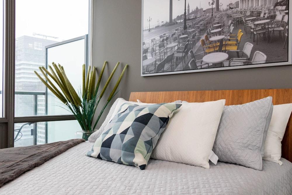 QuickStay Two-Bedroom Condo