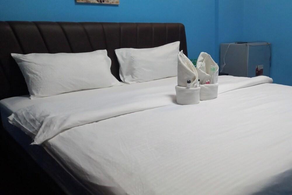 Dolphin Bay Resort Puerto Galera