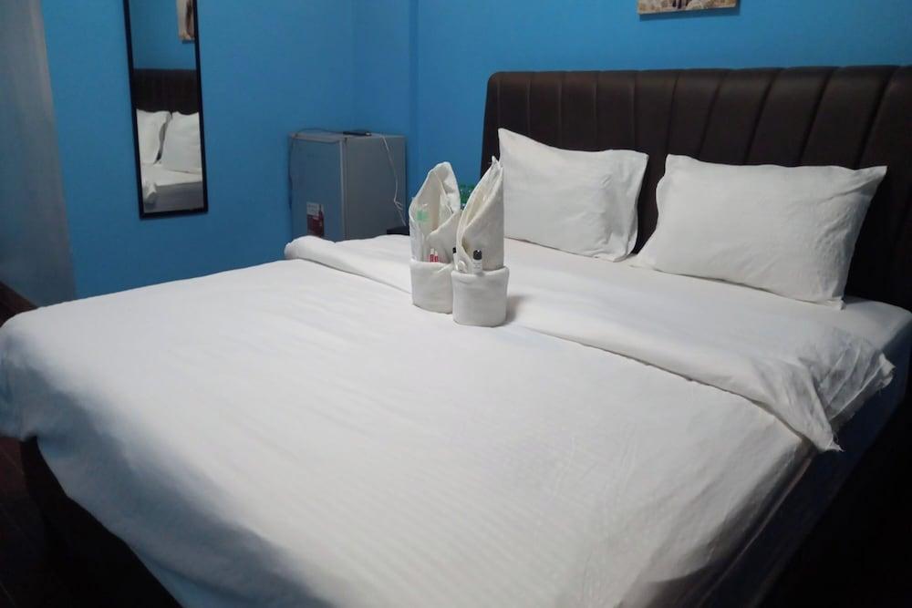 Dolphin Bay Resort Puerto Galera