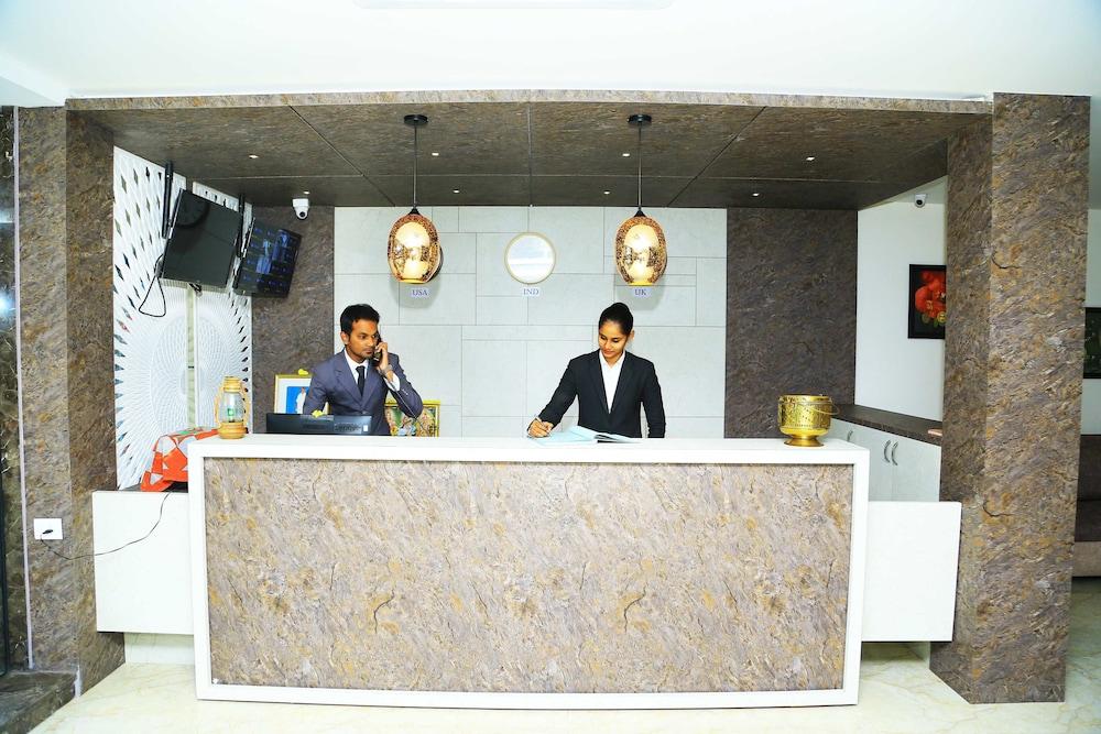 Hotel Kek Grand Park