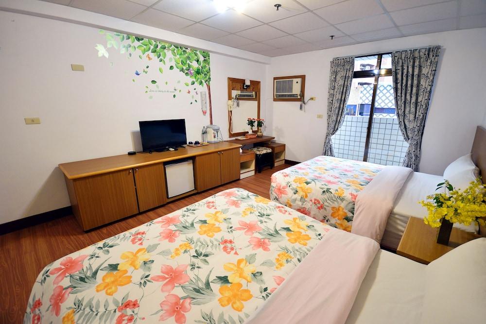 Lei Zhiben Hot Spring