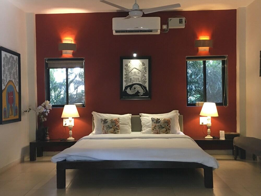 Mango Beach House Kihim Alibaug