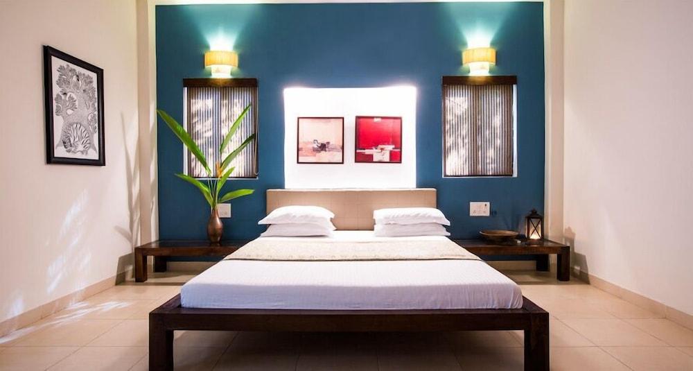 Mango Beach House Kihim Alibaug