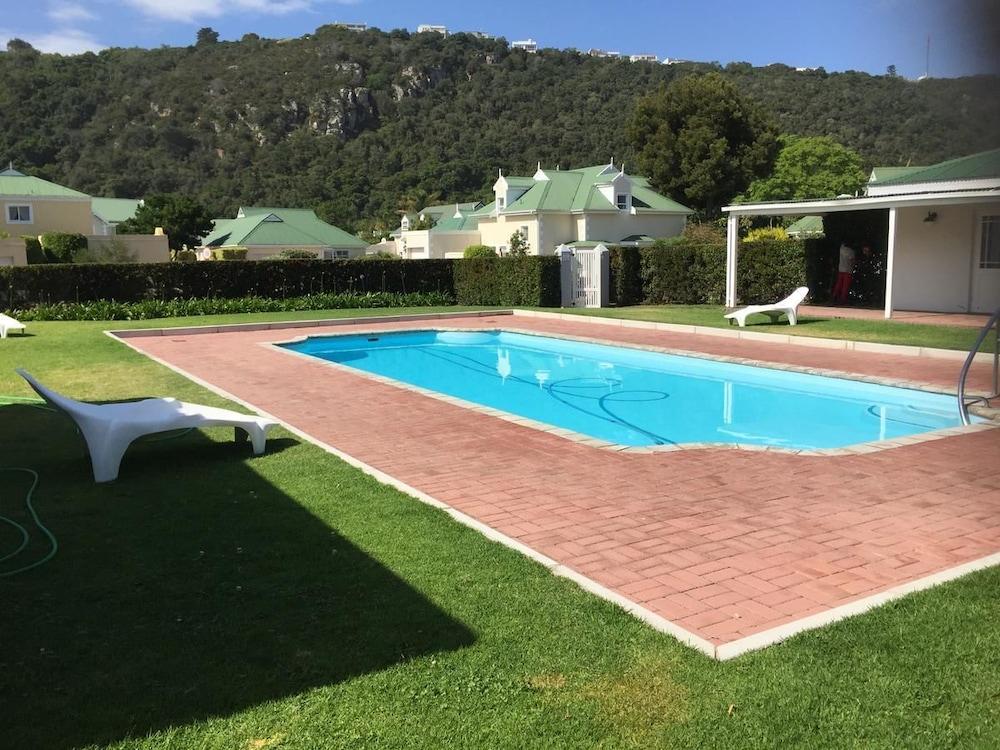 20 River Club Villas