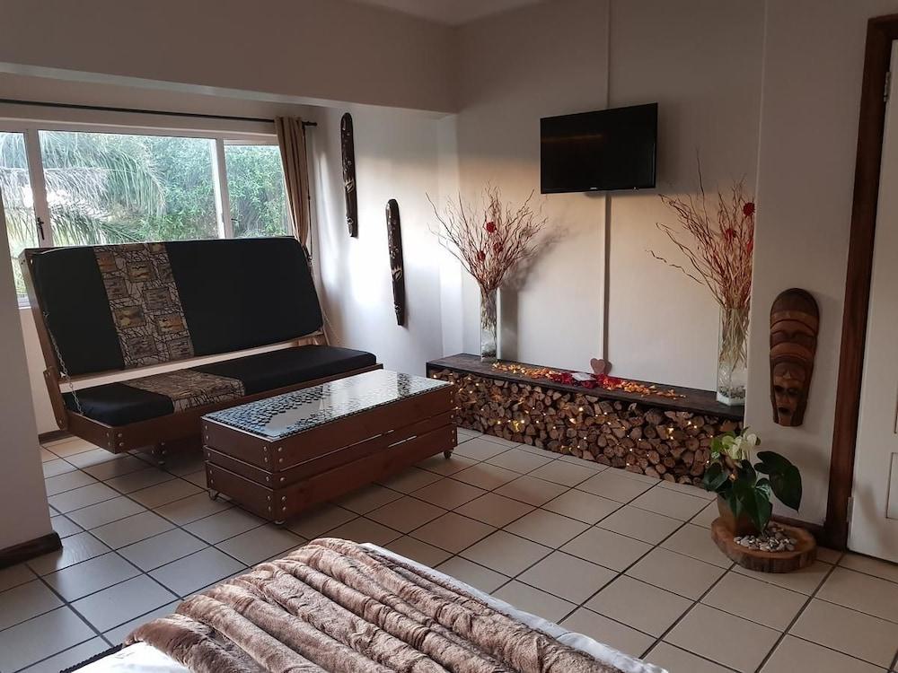 Afari Luxury Boutique