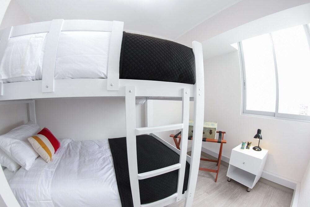 Trendy Host Stelar Miraflores