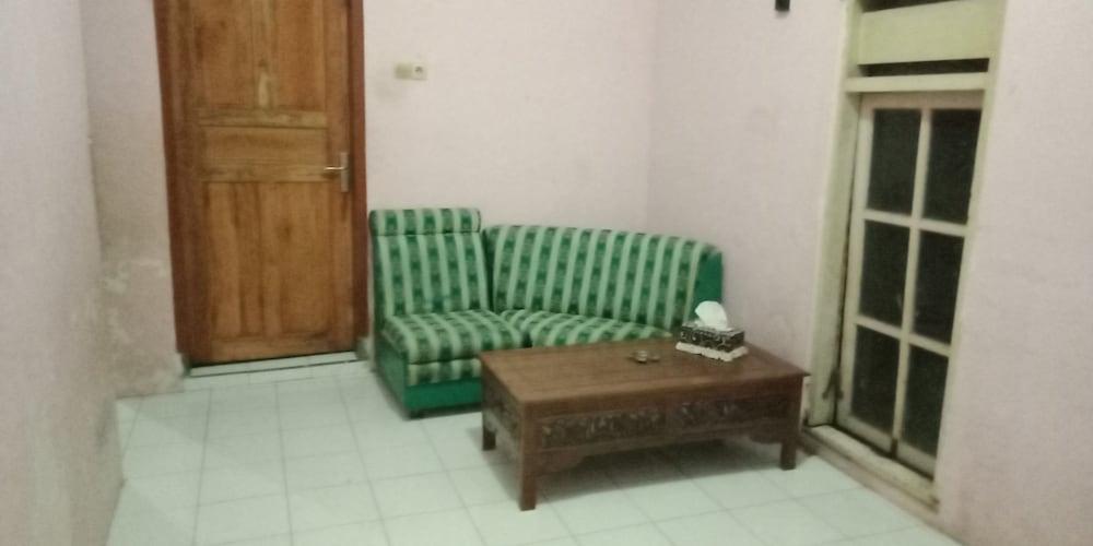 Gandrung City Hostel