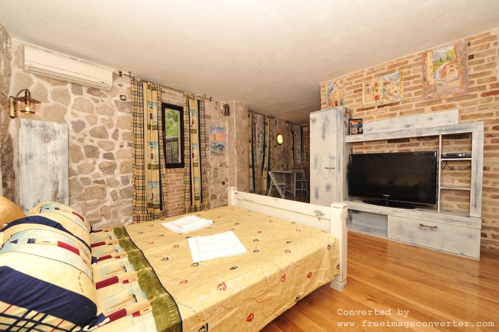 Una Apartments II - Adults only