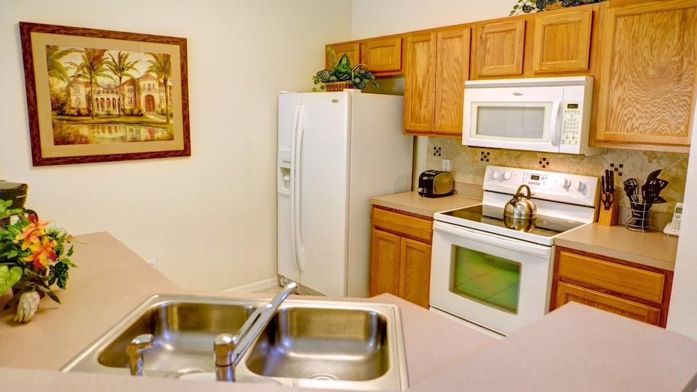 Durham Townhome with Pool at Encantada