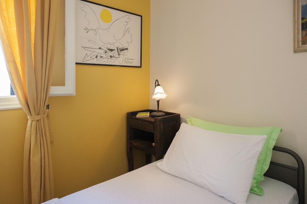 Glyfada Corfu Houses