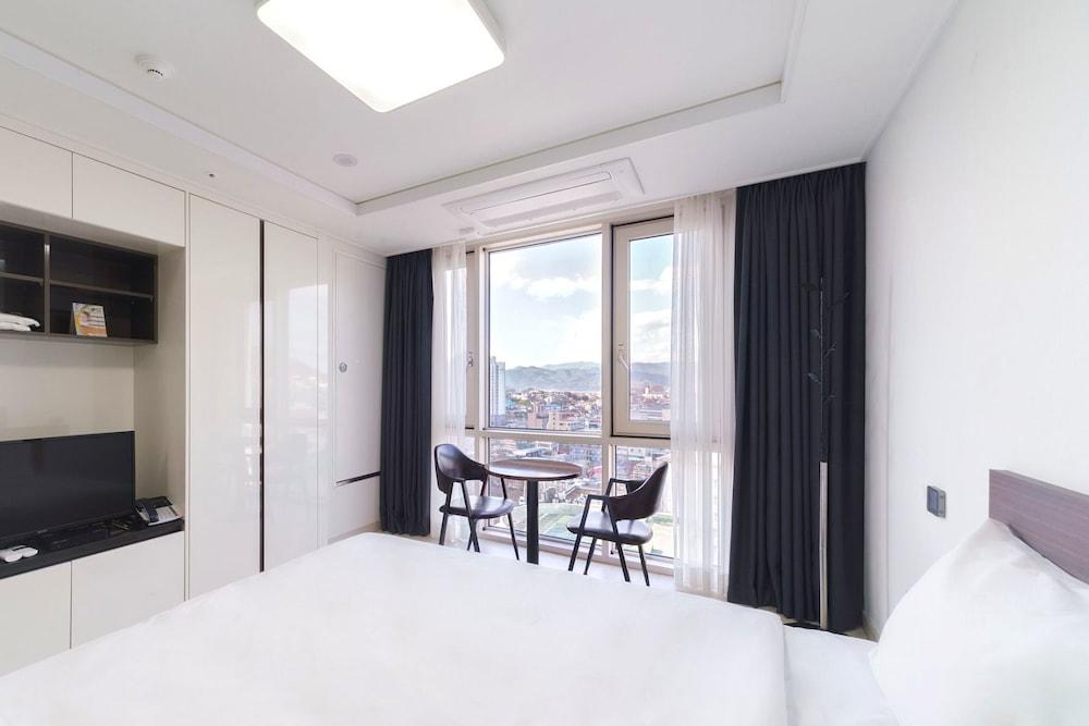 The Venezia Suite Hotel