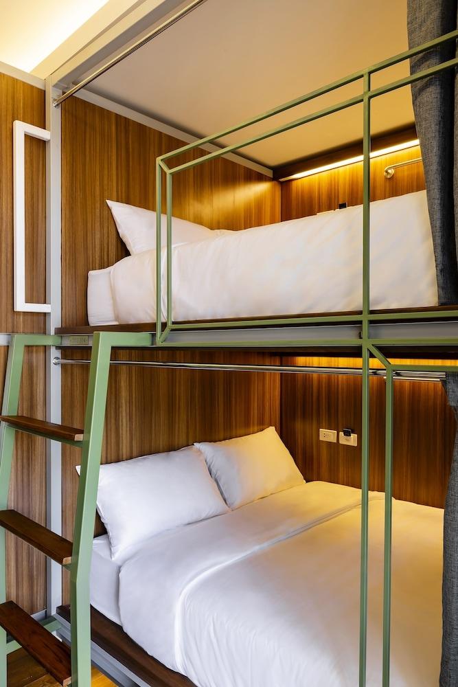 KhunLuang Hostel - Adults Only