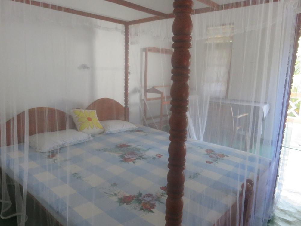 Beach Lagoon Guest House