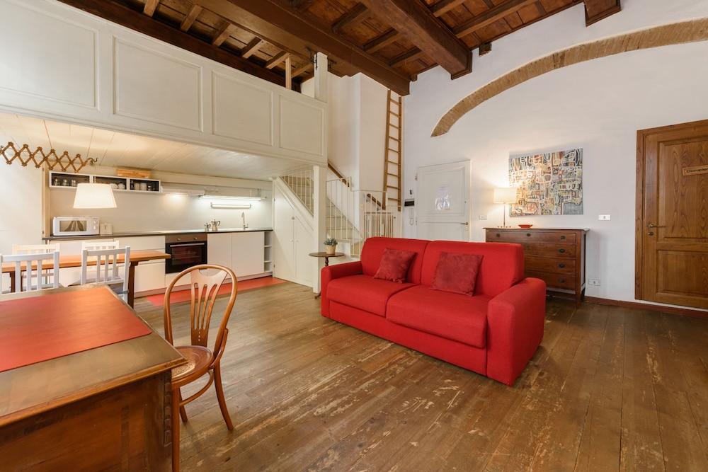 Lambertesca Loft by Mmega