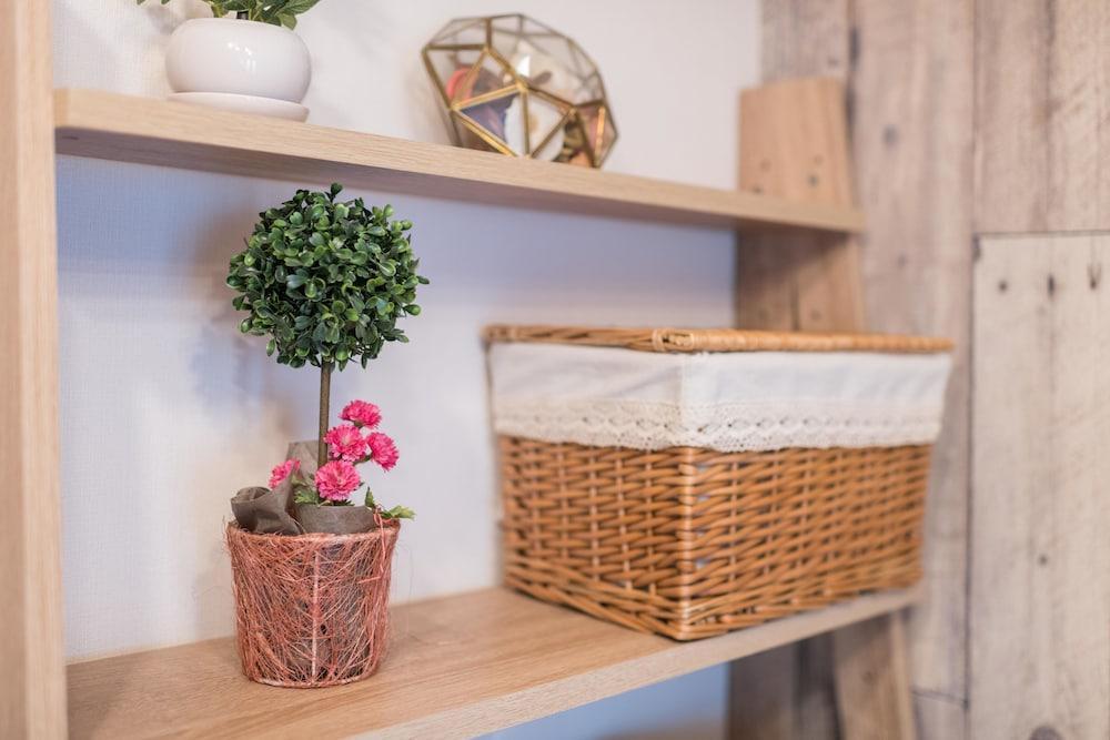 Yeah Room Zeus The Garden