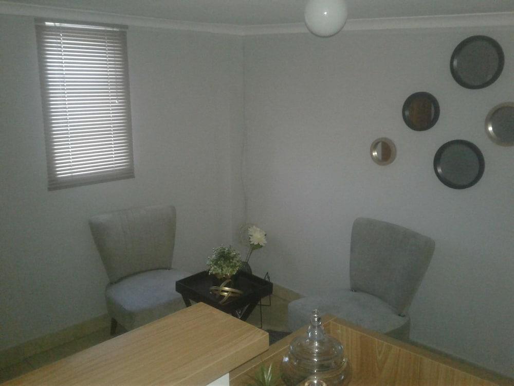 Denver Echo- Executive Guest House