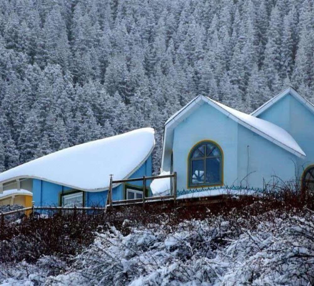 Urumchi Nanshan Scenery Retreats