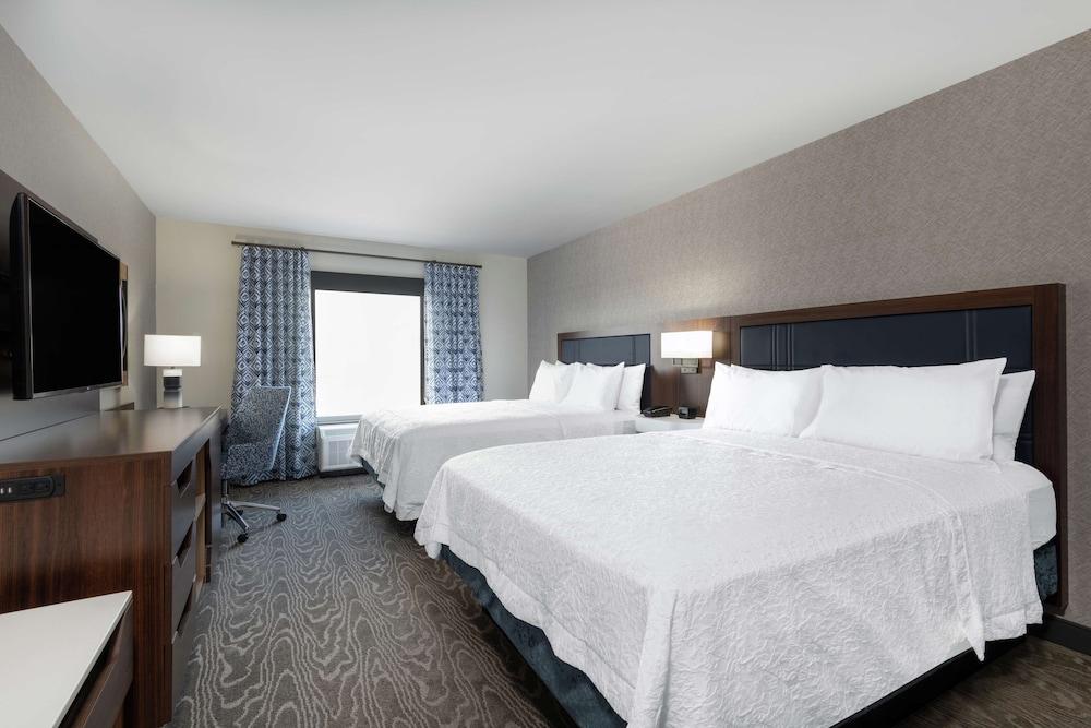 Hampton Inn & Suites Fort Wayne Downtown