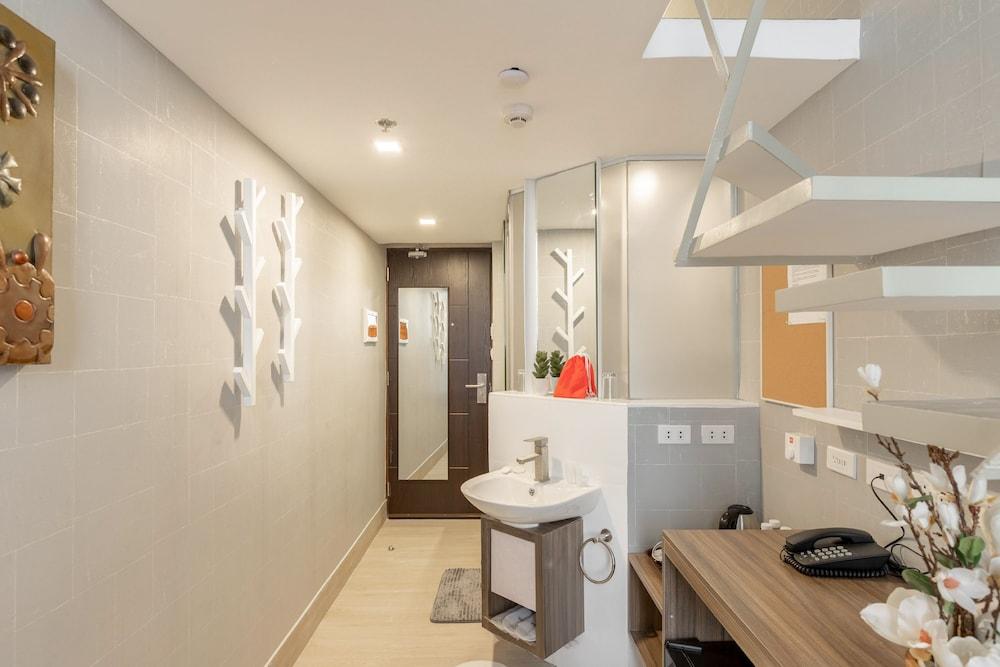 Selah Pods Hotel Manila