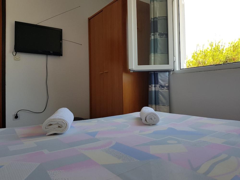 Baumgartner- Paradise Punta