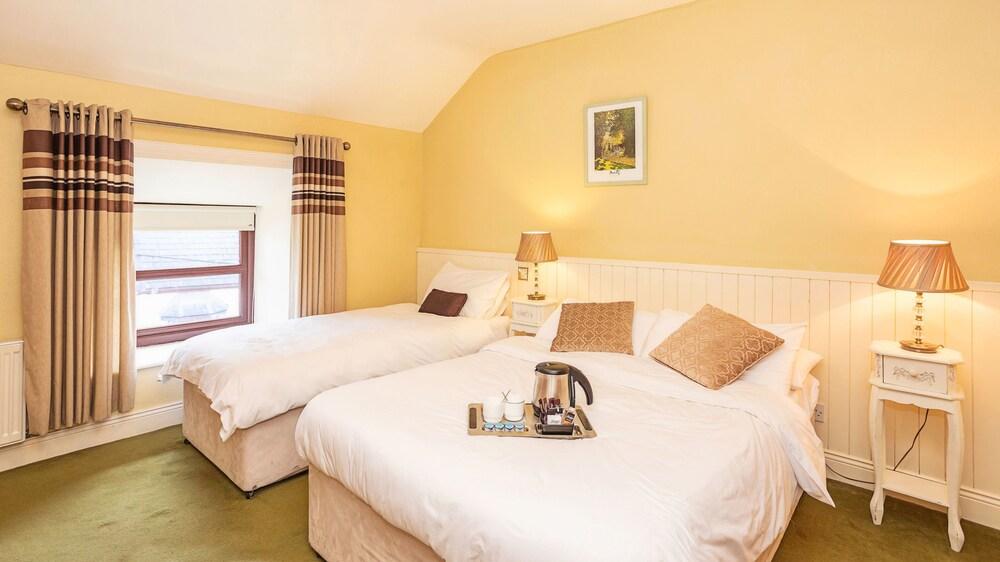 Larkins Pub Restaurant and B&B