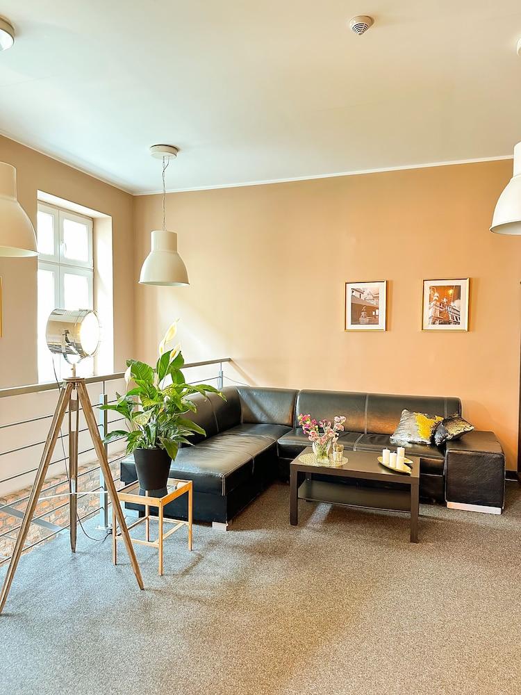 Expolis Residence - Rooms & Apartments