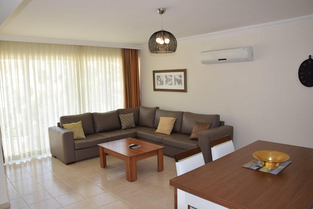 Park Apartment by Turkish Lettings