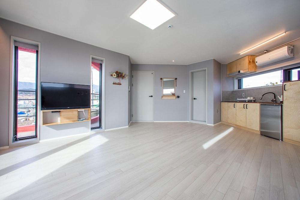 Pretty Queen Pension