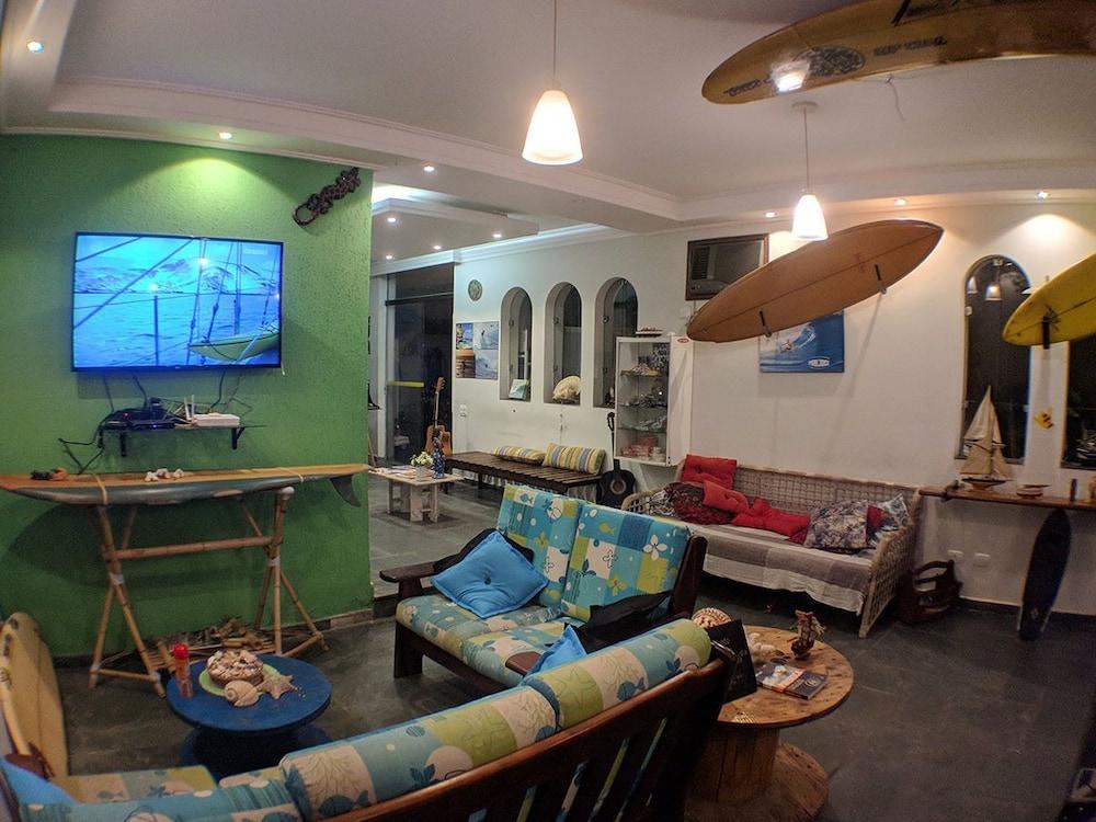 Curvão Surf House - Hostel