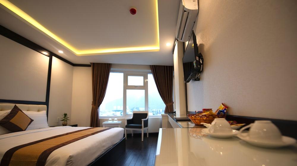 DHP Luxury Hotel