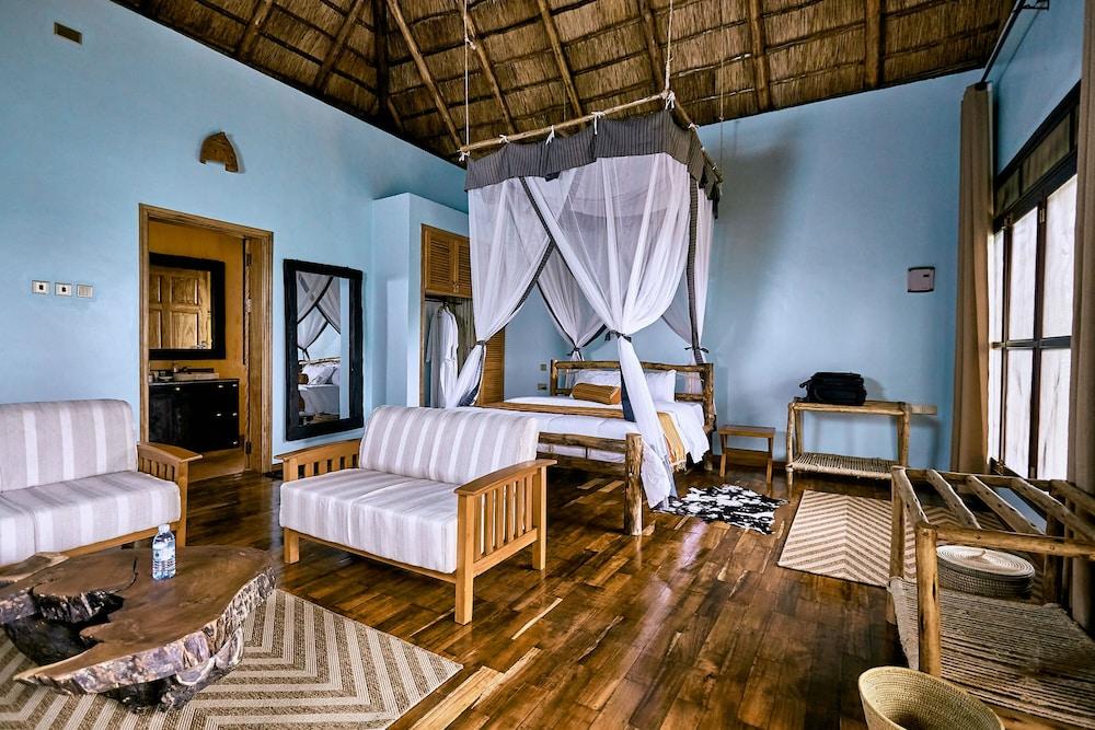 Buffalo Safari Lodge