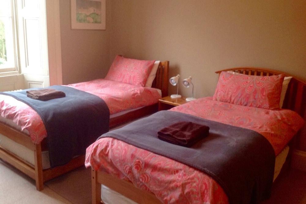 Botanic Garden Apartment Edinburgh