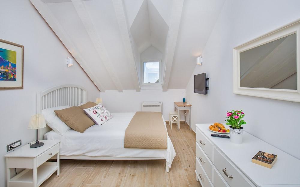 Porta Apartments by Irundo