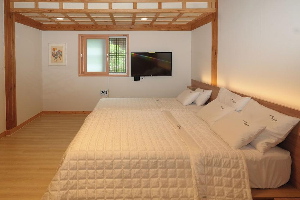 Wiyeonjae Hanok Stay