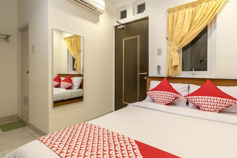 OYO 294 Andrea Residence Syariah