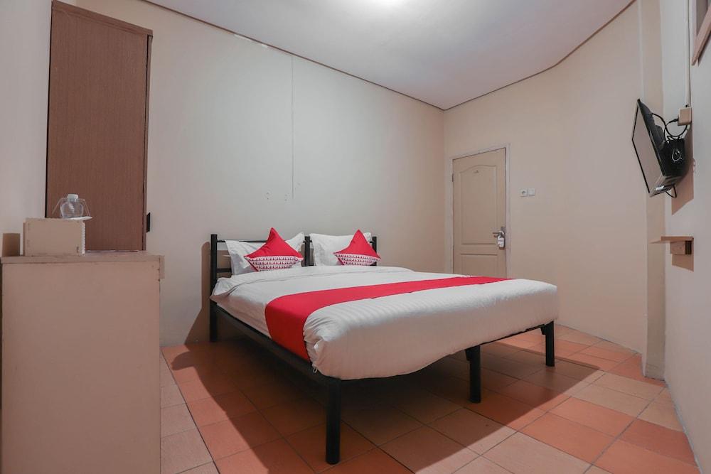 OYO 298 Gemilang Guesthouse