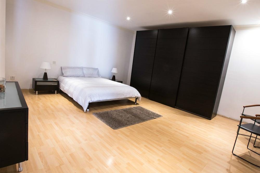 Bright, Spacious and Right in the Center