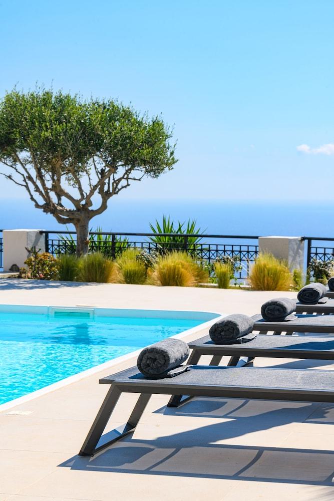 Grand Villa Santorini