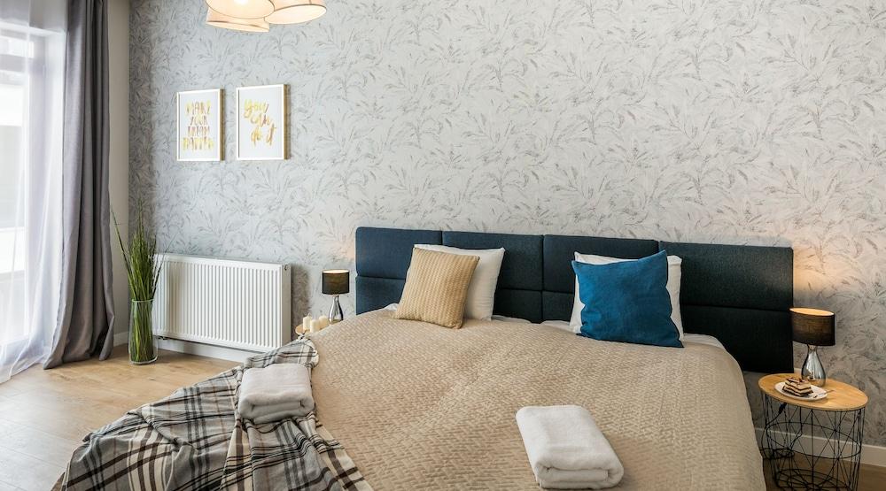 Apartments with Event Space & Hot Tub