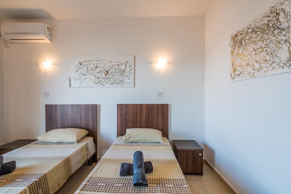 Seashells 2 Bedroom Apartment by Getaways Malta