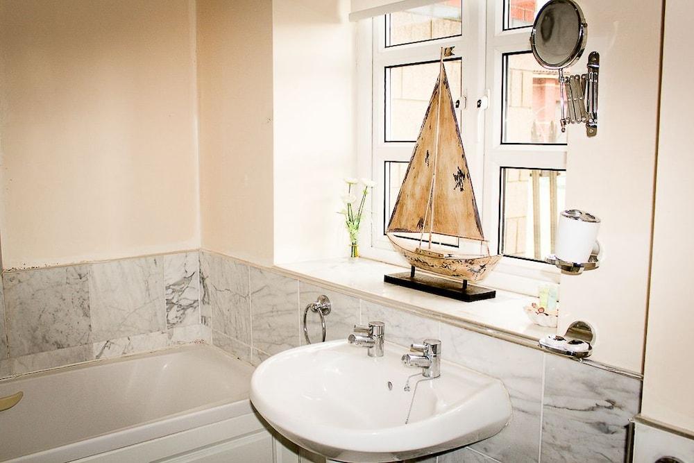 Mariners Point Apartments