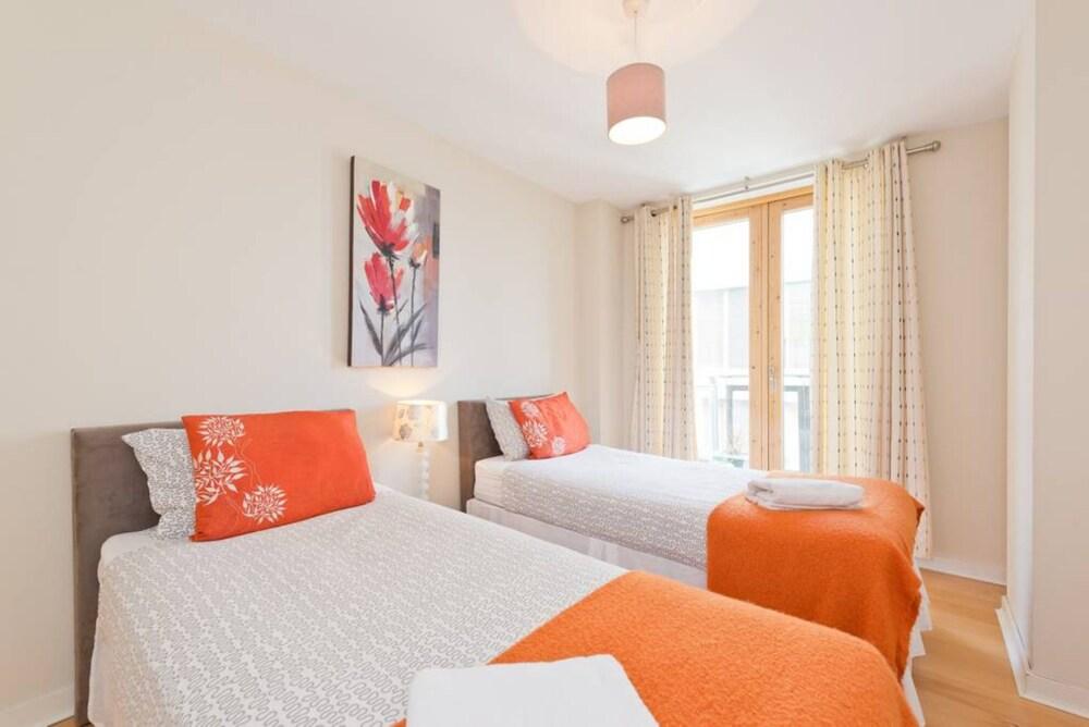 Modern, City Centre 3 Bedroom Apartment