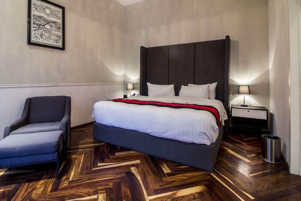 Hotel Business Real 500