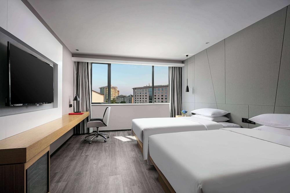 Ramada by Wyndham Yangzhou Slender West Lake