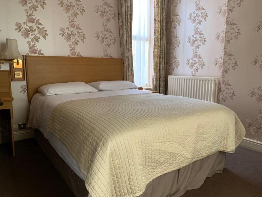 Waterford Lodge Hotel